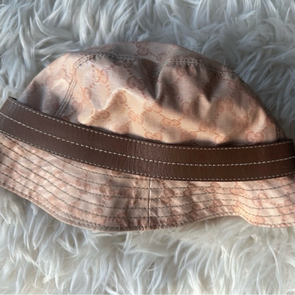 GUCCI GG Pink Canvas Bucket Hat Small $660 - Picture 3 of 10